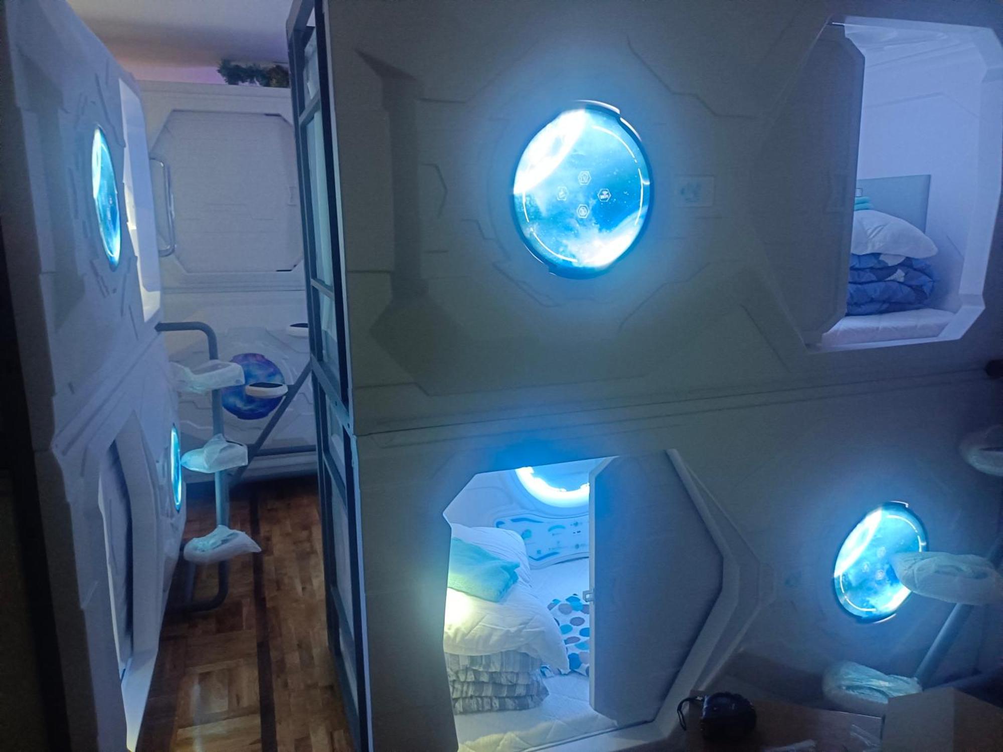Panda Victor Space Capsule Hostel-Neo Nomad Belgrad Zewnętrze zdjęcie